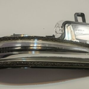 Повторювач поворотів правий Toyota Rav4 2019-2025 8173058010